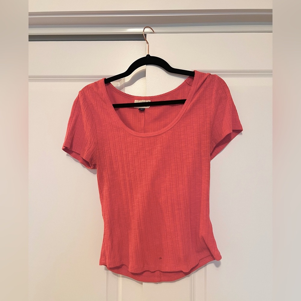 Hot Pink semi-crop stretchy basic tee